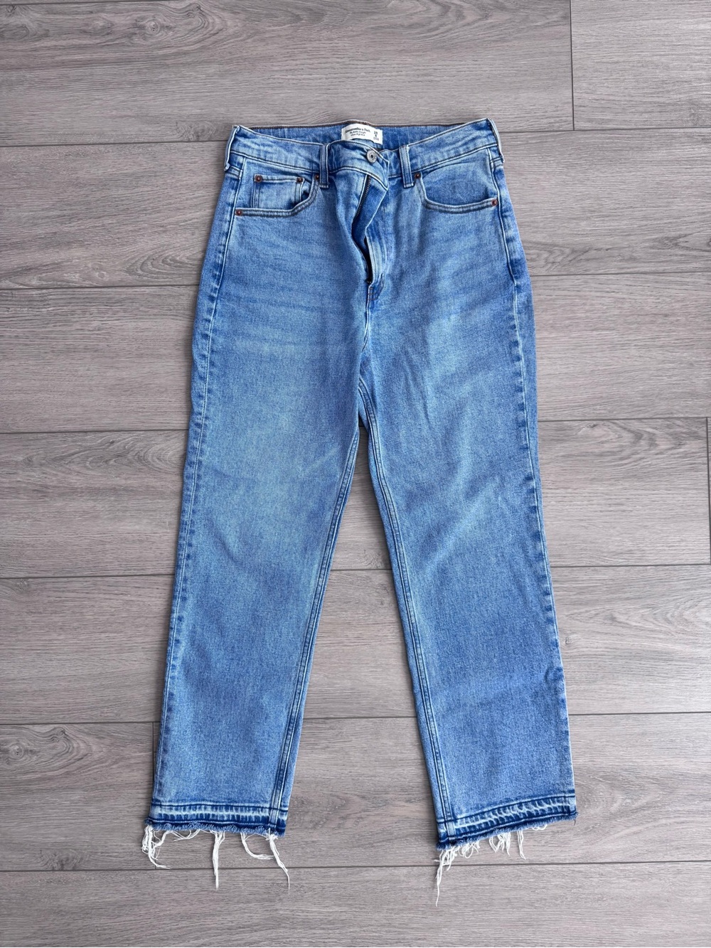 Abercrombie & Fitch The Ankle Straight Ultra High Rise
